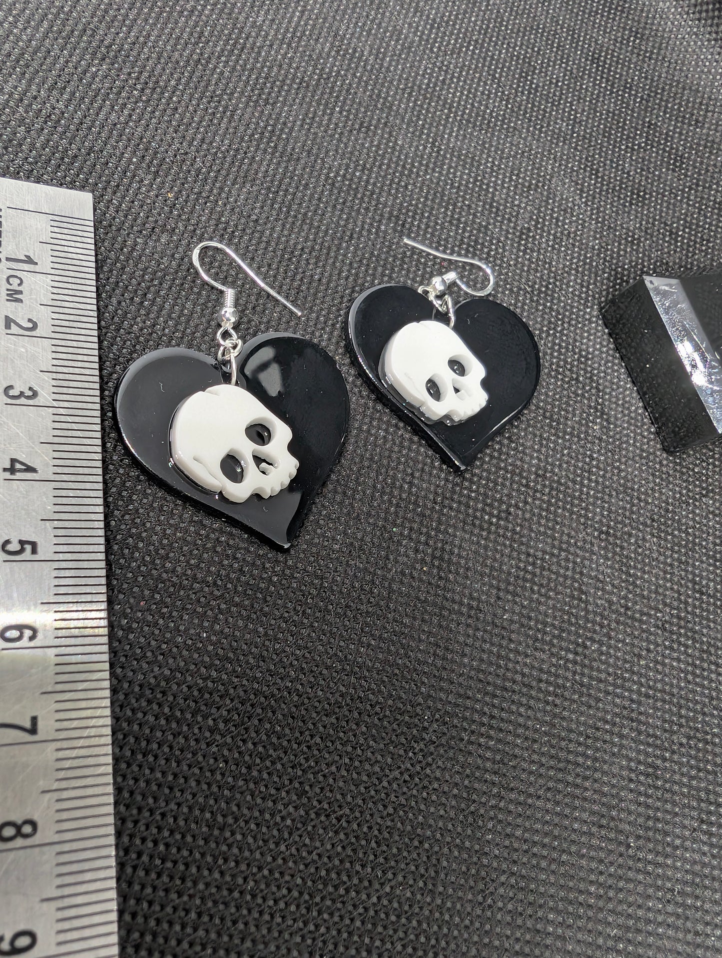 Skull Heart earrings